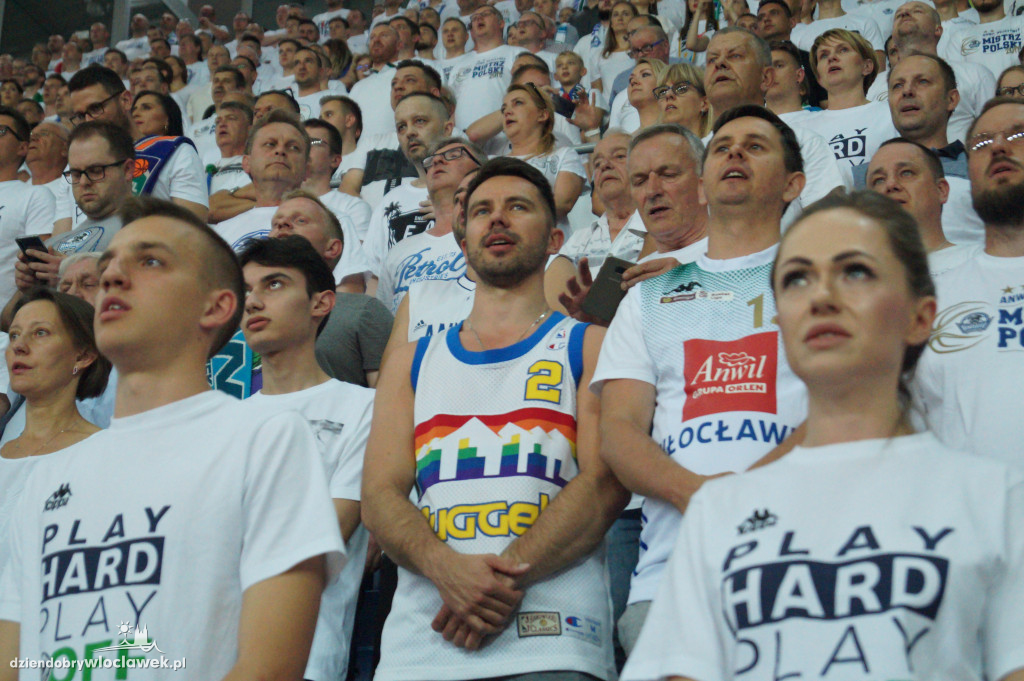 Kibice w Hali Mistrzów na 3. meczu finału