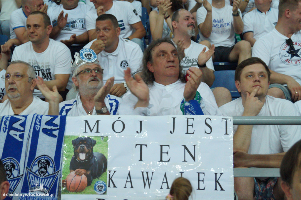 Kibice w Hali Mistrzów na 3. meczu finału
