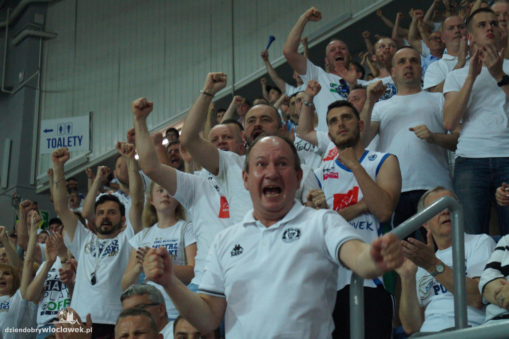 Kibice w Hali Mistrzów na 3. meczu finału