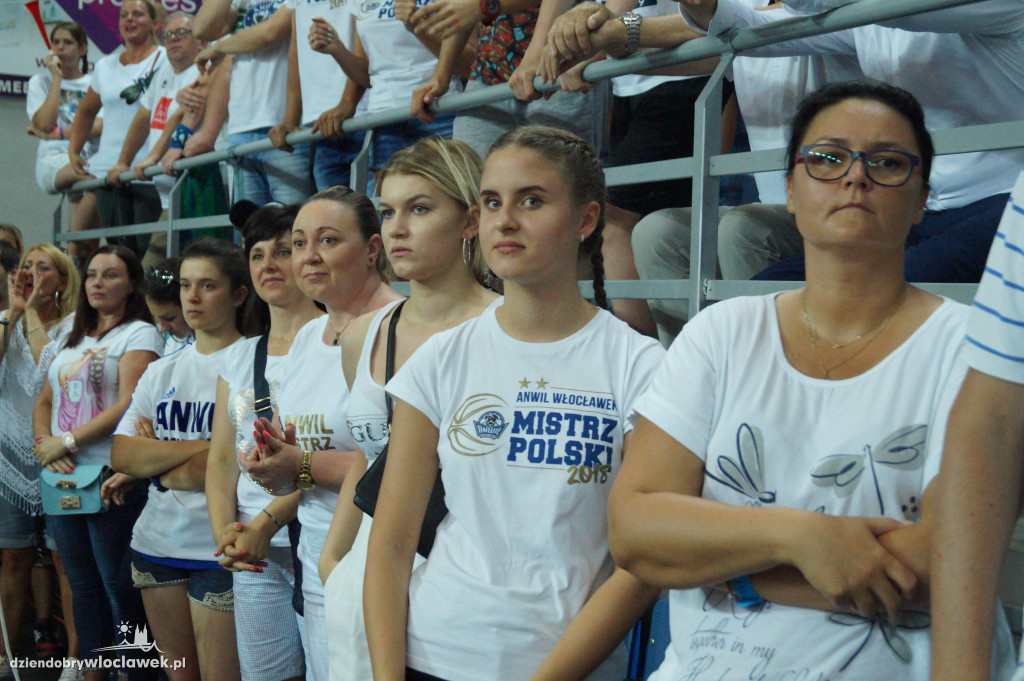 Kibice w Hali Mistrzów na 3. meczu finału