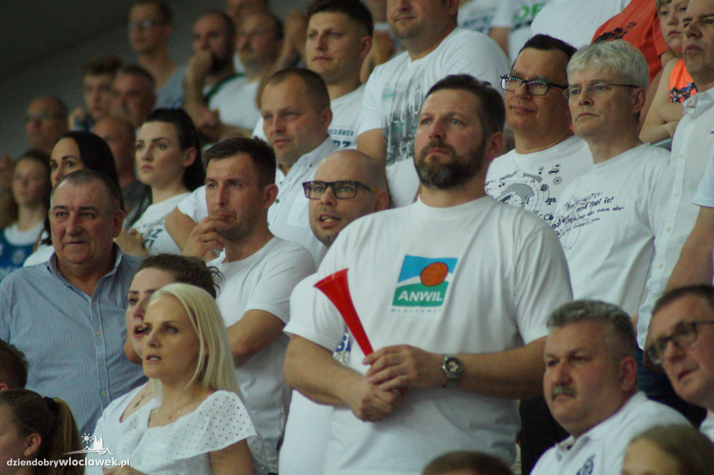 Kibice w Hali Mistrzów na 3. meczu finału