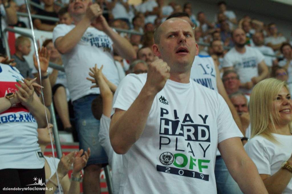Kibice w Hali Mistrzów na 3. meczu finału