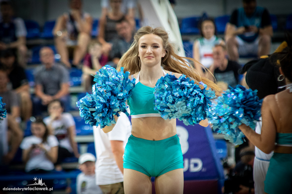 Cheerleaderki na 3. meczu finału