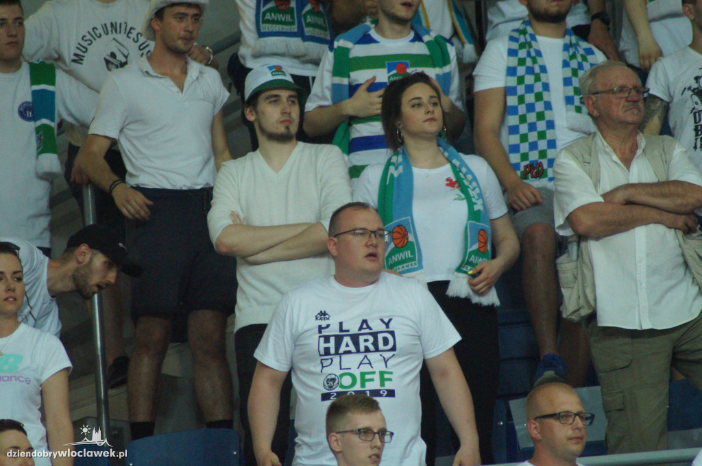 Kibice w Hali Mistrzów na 3. meczu finału