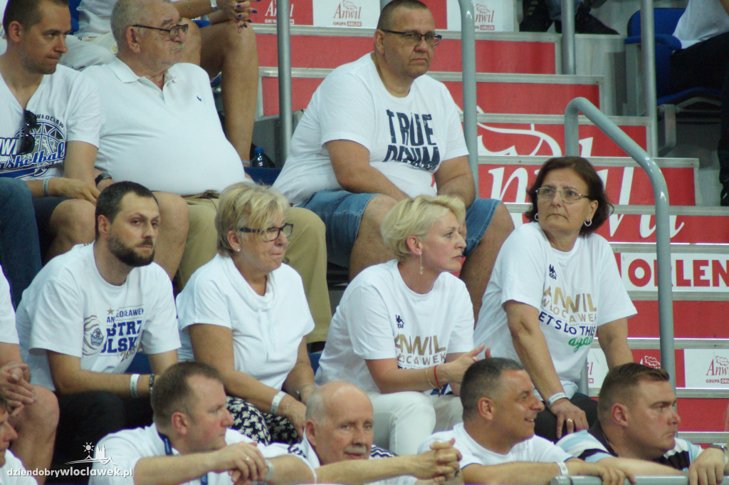 Kibice w Hali Mistrzów na 3. meczu finału