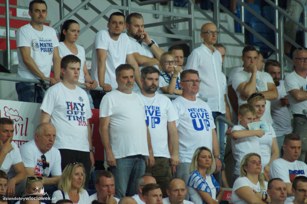 Kibice w Hali Mistrzów na 3. meczu finału