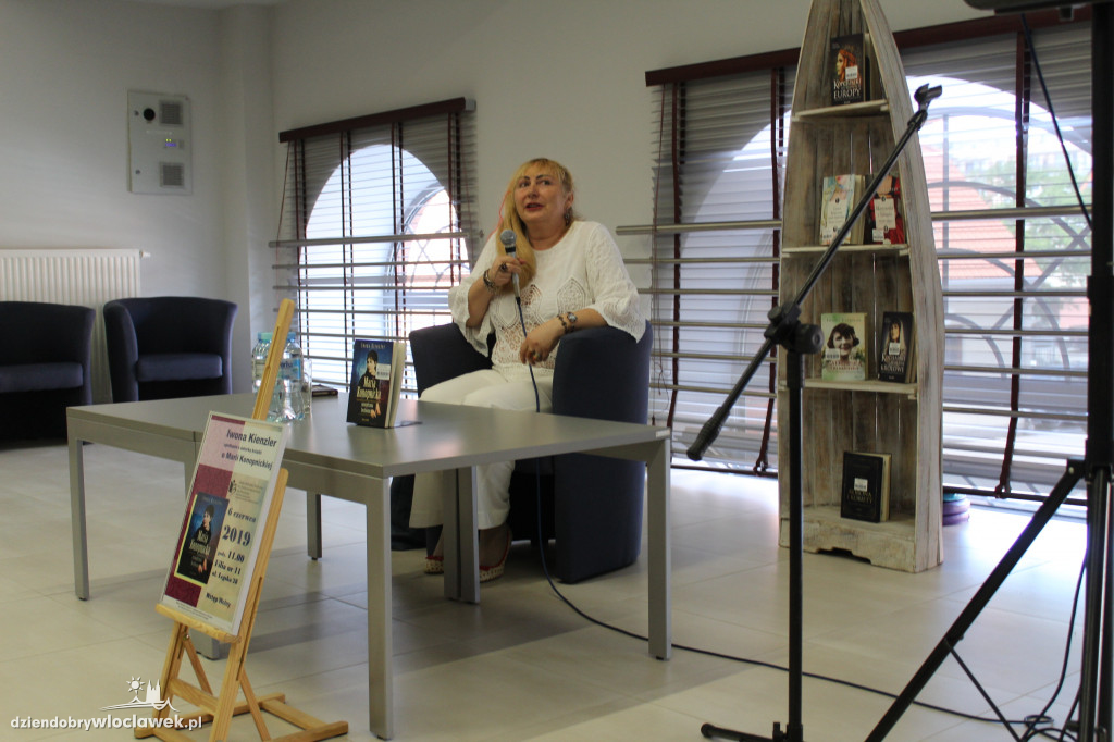 Iwona Kienzler w Bibliotece Miejskiej