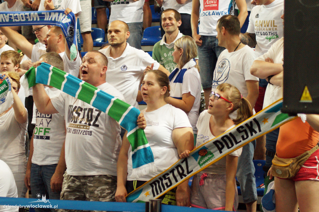 Kibice na 4. meczu finałowym