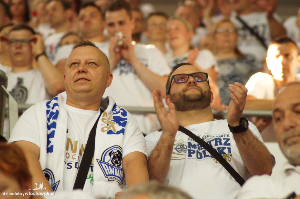 Kibice na 4. meczu finałowym