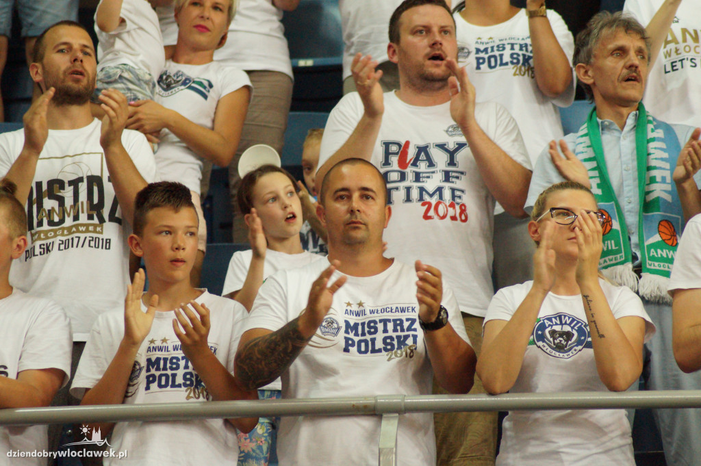 Kibice na 4. meczu finałowym