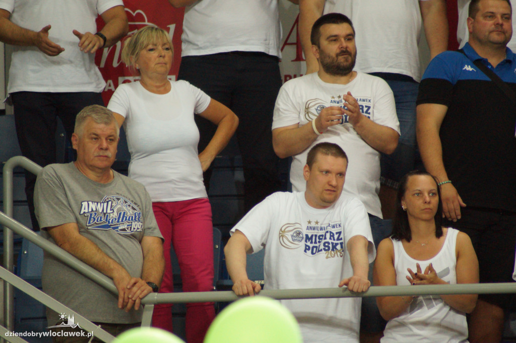 Kibice na 4. meczu finałowym