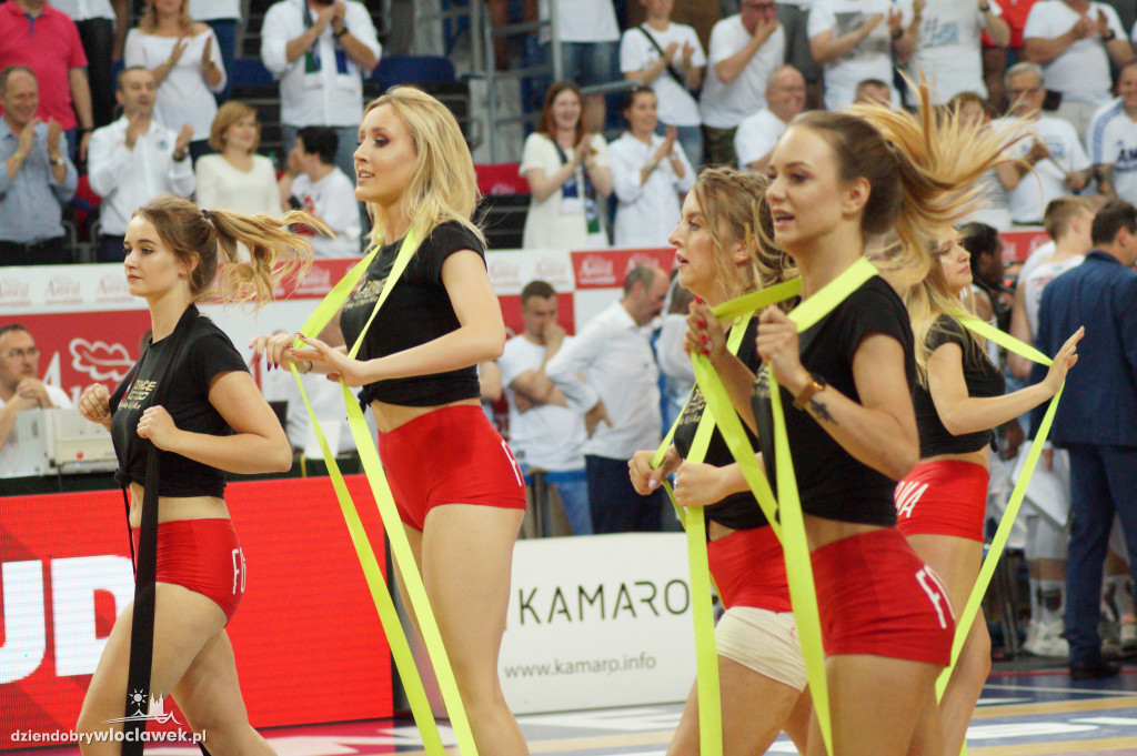 Cheerleaderki na 4. meczu finału
