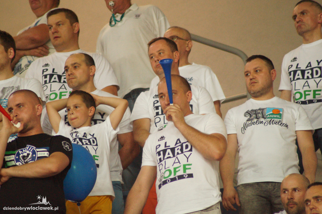 Kibice na 4. meczu finałowym