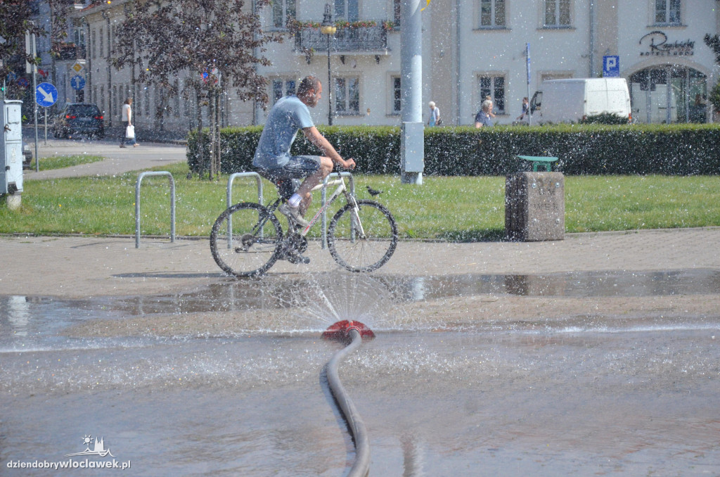 Kurtyna wodna na pl. Wolności