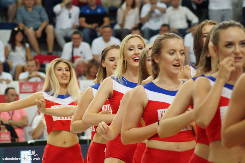 Cheerleaders na 6. meczu finału