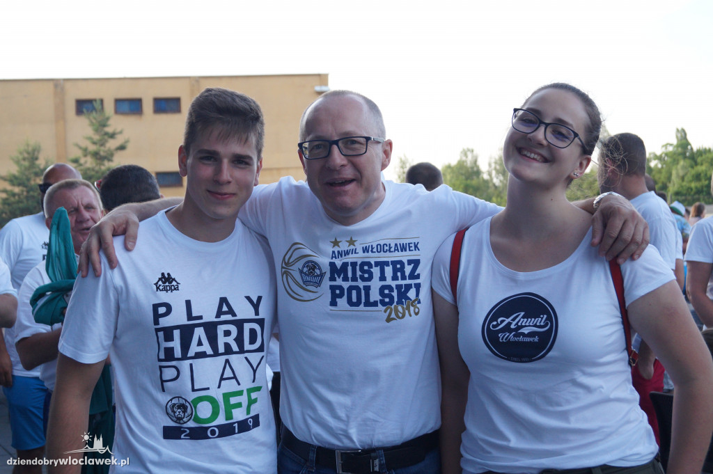 Kibice na ostatnim meczu finału