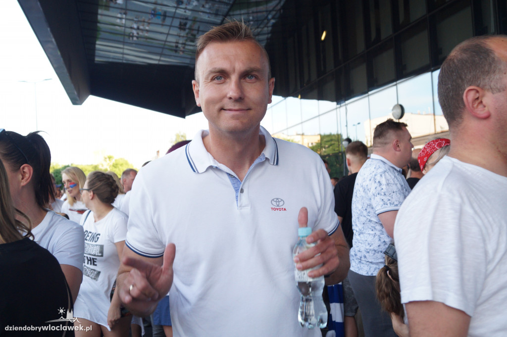 Kibice na ostatnim meczu finału