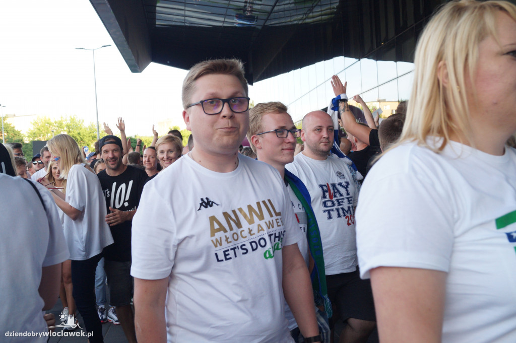 Kibice na ostatnim meczu finału