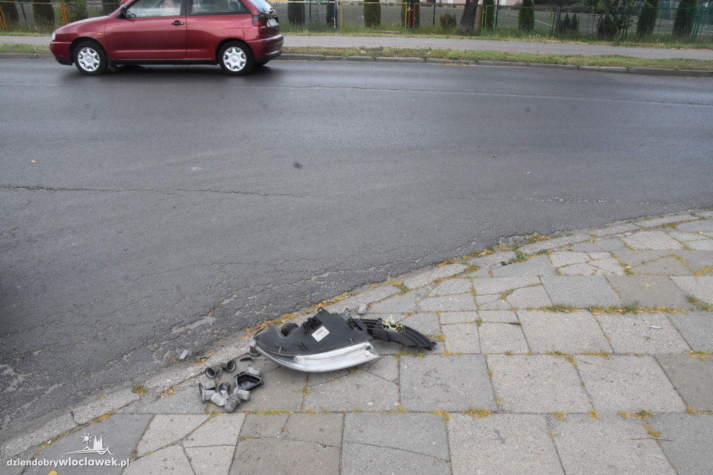 Wolkswvagen zderzył się z tirem