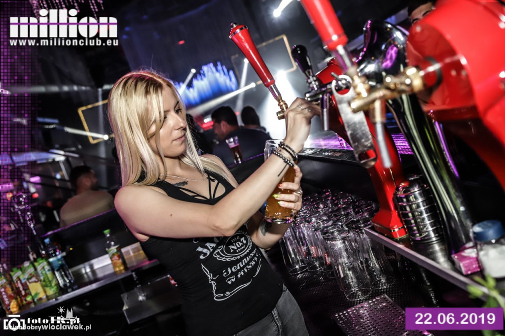 DJ Emdi w Million Clubie