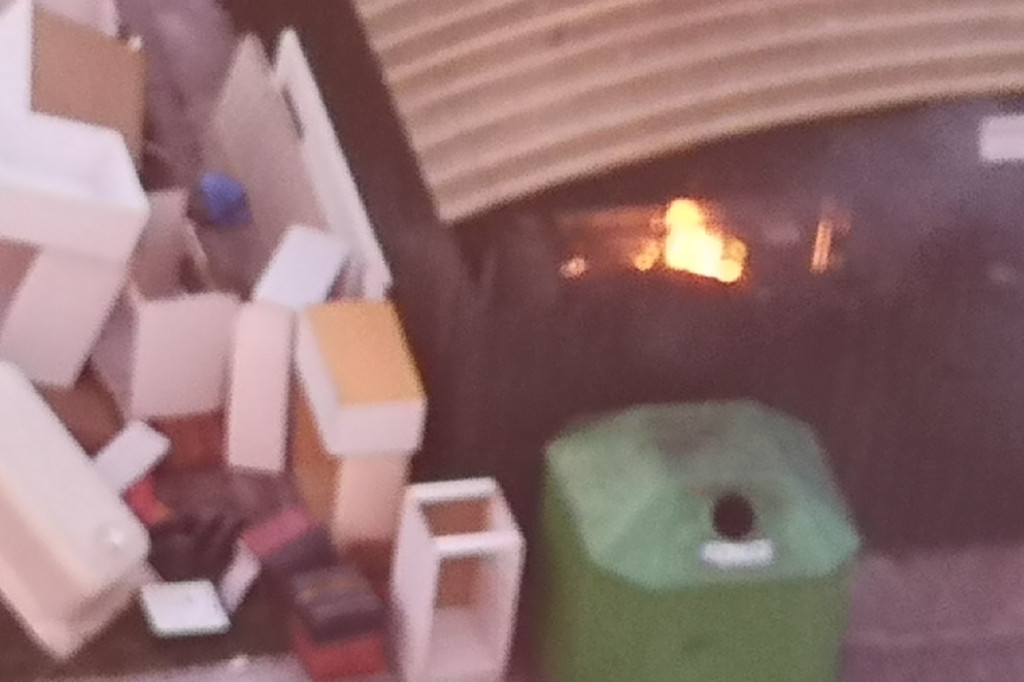 Pożar śmietnika na ul. Wiejskiej