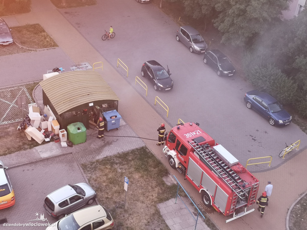 Pożar śmietnika na ul. Wiejskiej