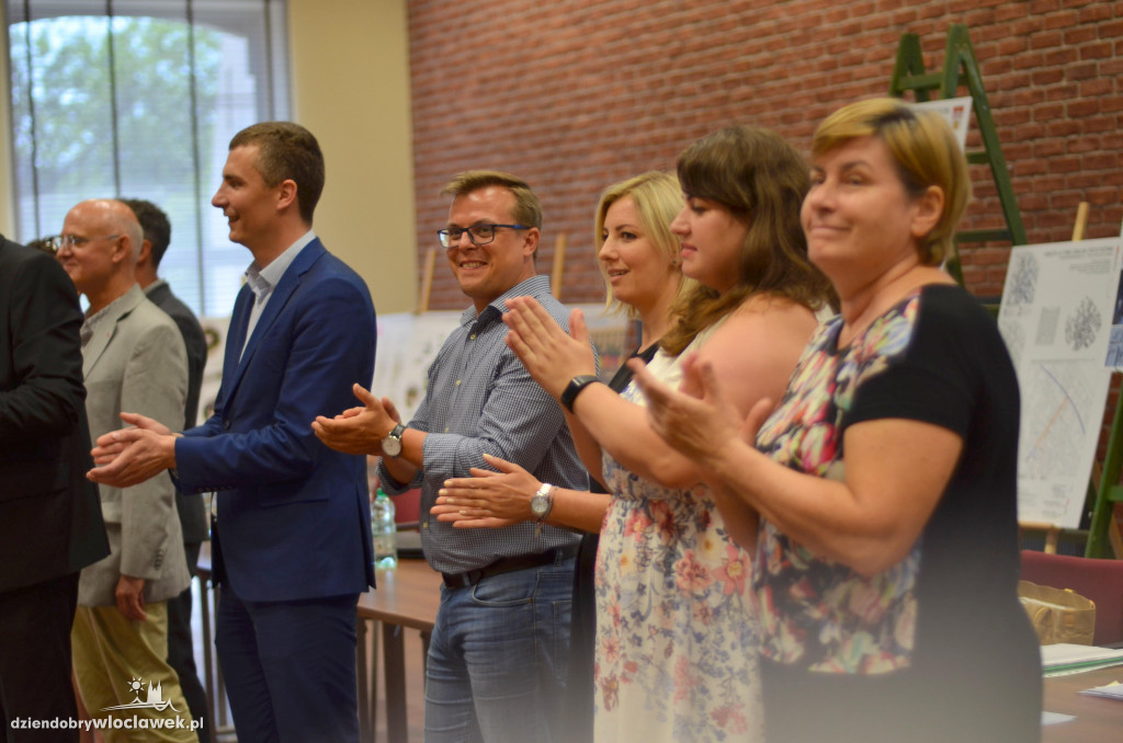 Konkurs `3 Maja woonerfem`