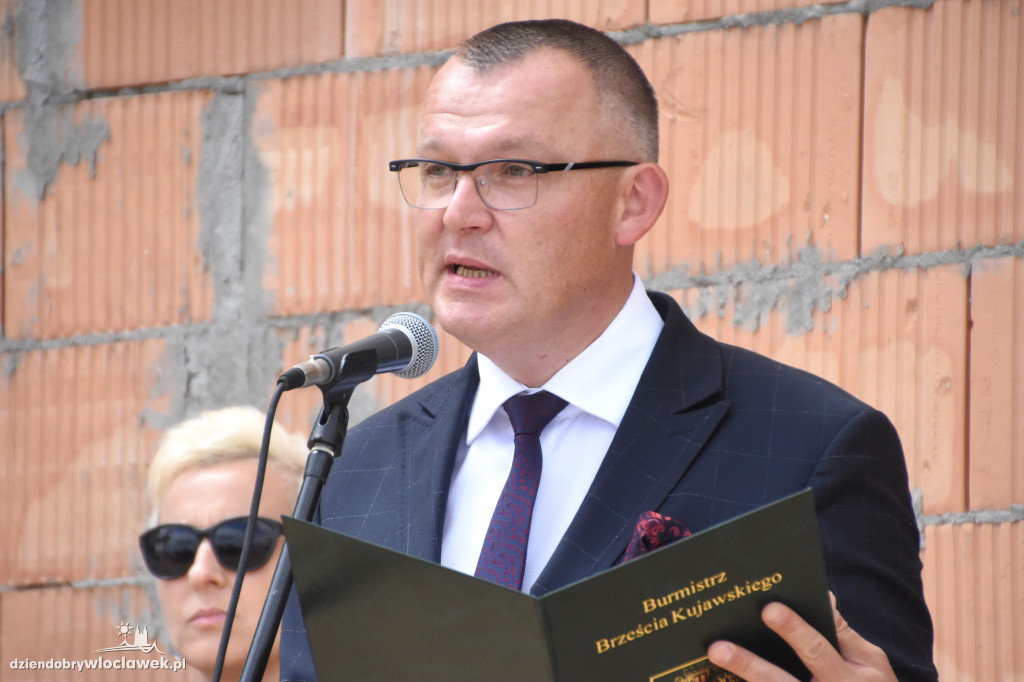 Akt erekcyjny w Brześciu wmurowany