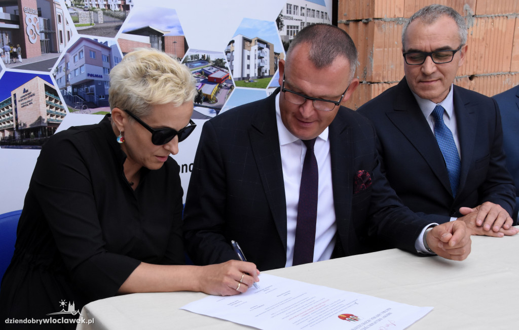 Akt erekcyjny w Brześciu wmurowany