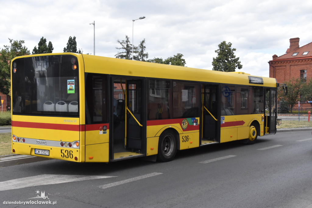Autubus MPK zderzył się z osobówką