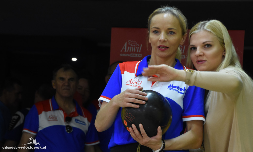 Otwarcie turnieju bowlingowego