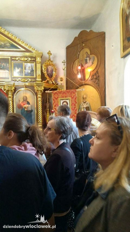 Z przewodnikiem po cmentarzu