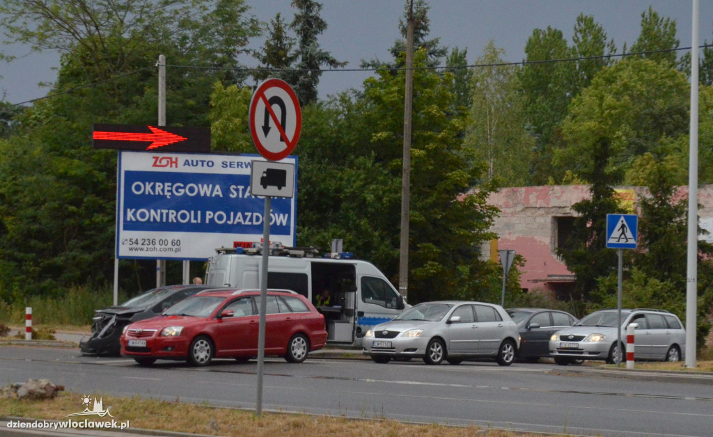 Na Toruńskiej zderzyły się 3 auta osobowe