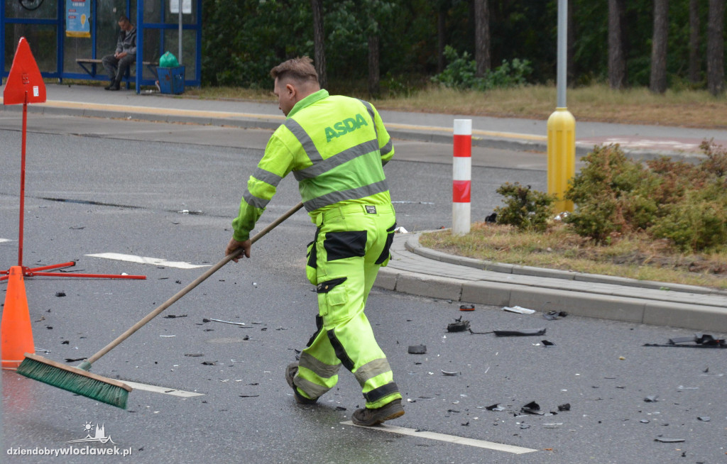 Na Toruńskiej zderzyły się 3 auta osobowe