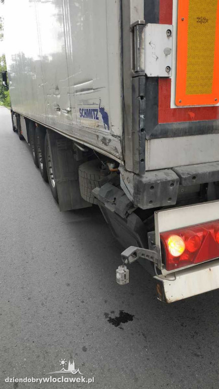 Ciężarówka uderzyła w dostawczaka