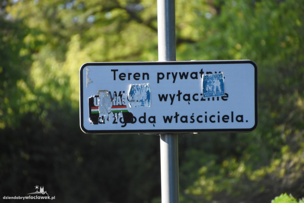 Basen w Ciechocinku niszczeje