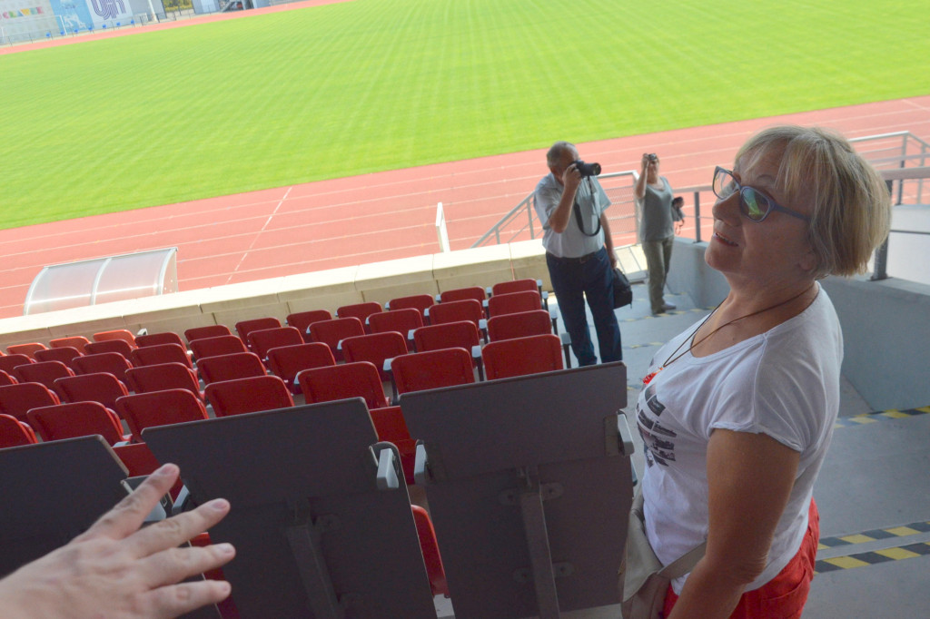 Spacerek z przewodnikiem na stadion