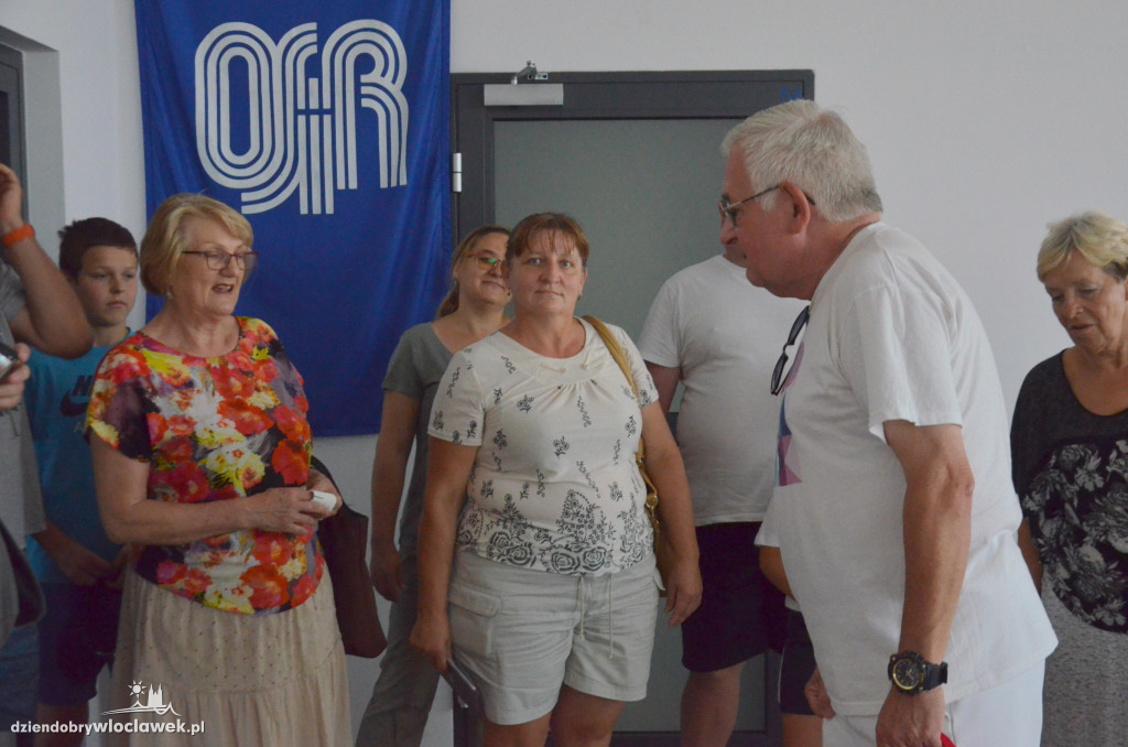 Spacerek z przewodnikiem na stadion