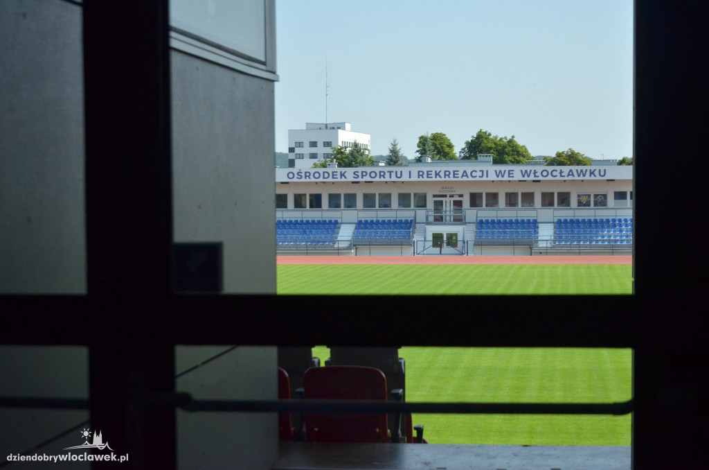Spacerek z przewodnikiem na stadion