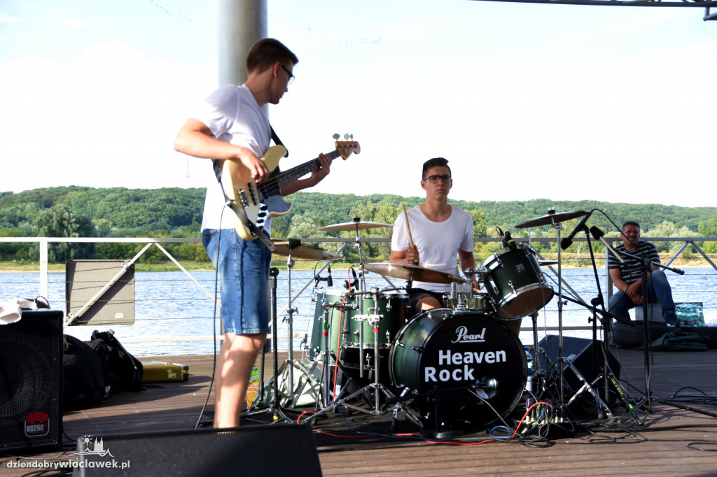 Scena na Wiśle - zespół Heaven Rock