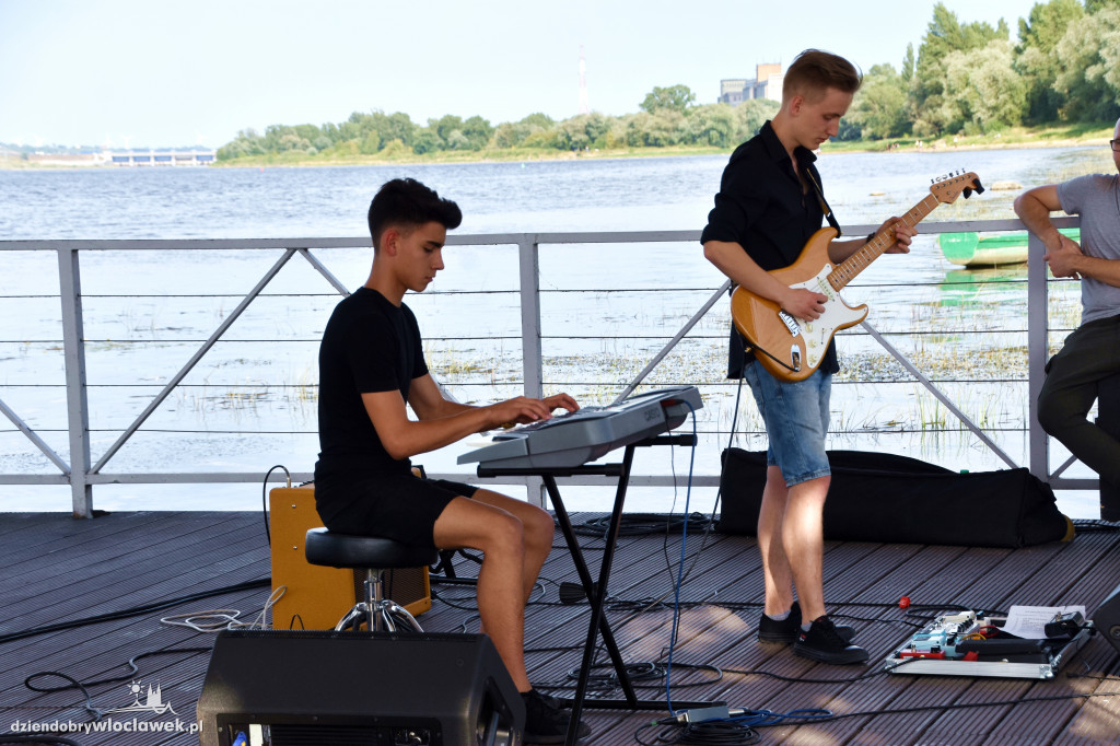 Scena na Wiśle - zespół Heaven Rock