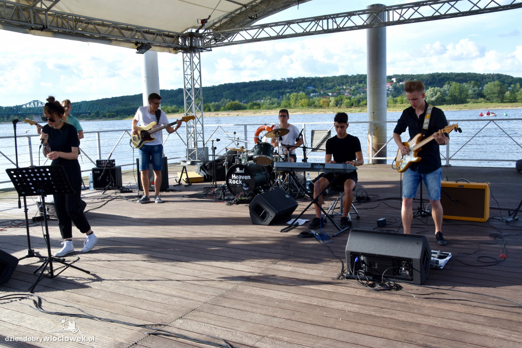 Scena na Wiśle - zespół Heaven Rock