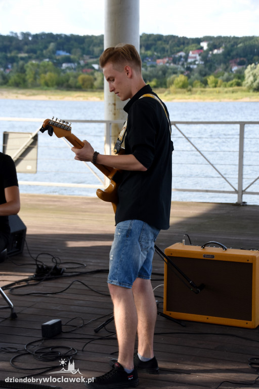 Scena na Wiśle - zespół Heaven Rock