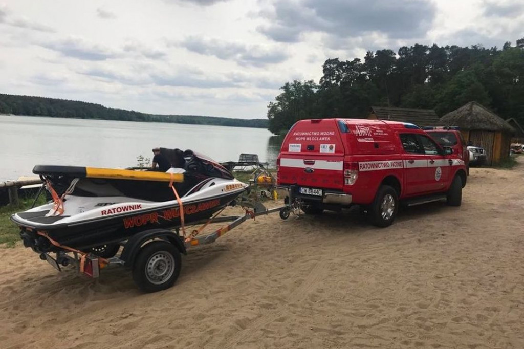 Zatonął rower wodny z czworgiem ludzi