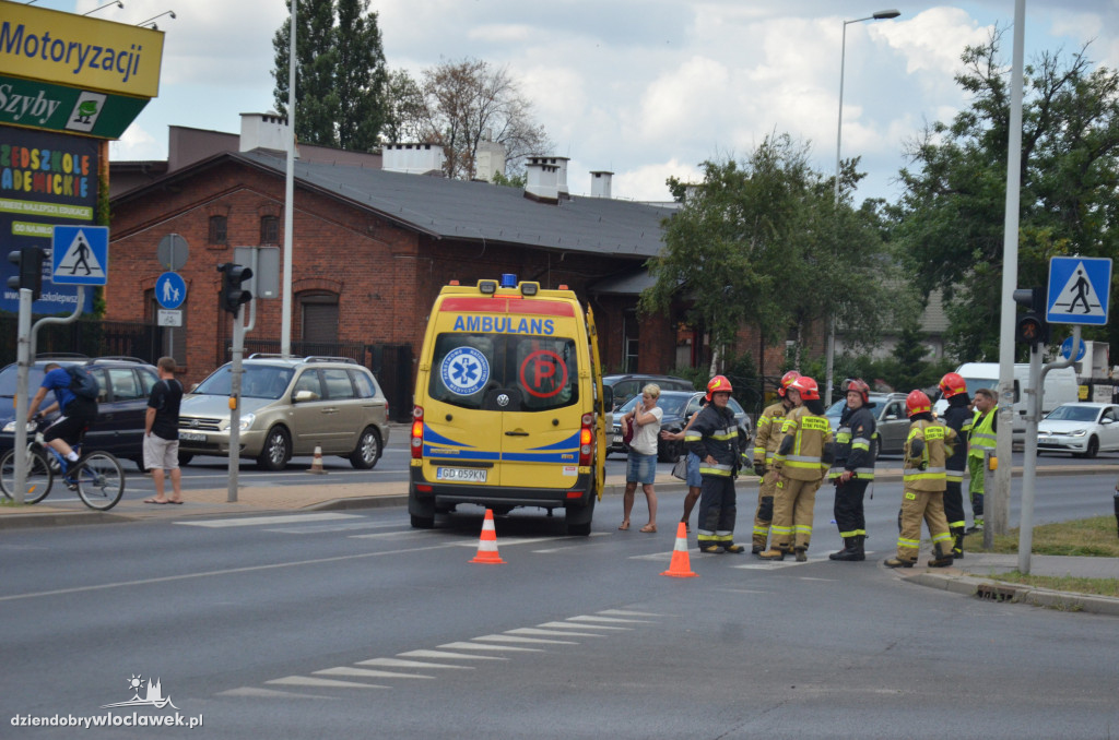 Ciężarówka wjechała w auto osobowe