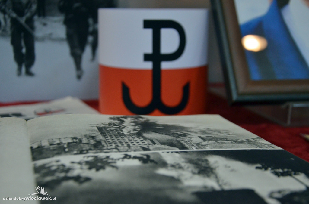 Kartka z Powstania w bibliotece