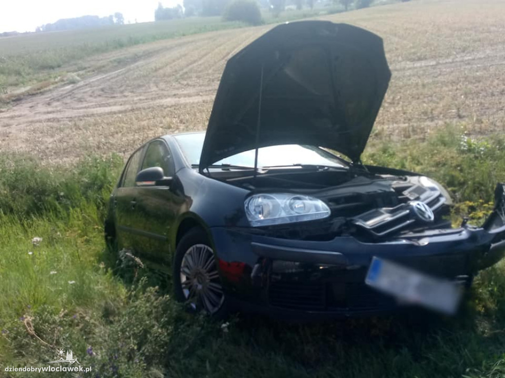 Zderzenie 3 aut na drodze wojewódzkiej