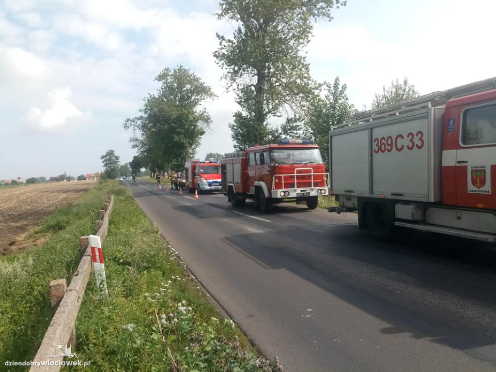 Zderzenie 3 aut na drodze wojewódzkiej