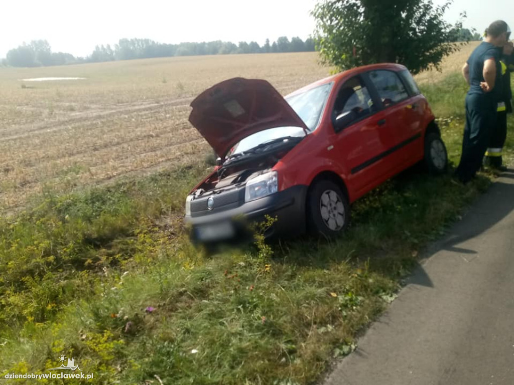 Zderzenie 3 aut na drodze wojewódzkiej