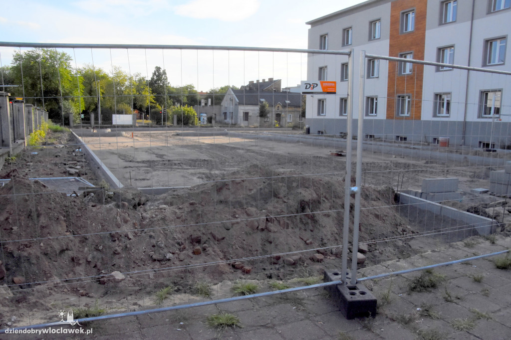 Prace przy parkingu dla MOPR